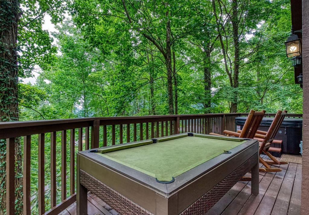 Moonshine Chalet, Hot Tub, Pool Access, Wifi, 1089 Free Tickets Each Paid Day, Dollywood And More Гатлінбург Екстер'єр фото