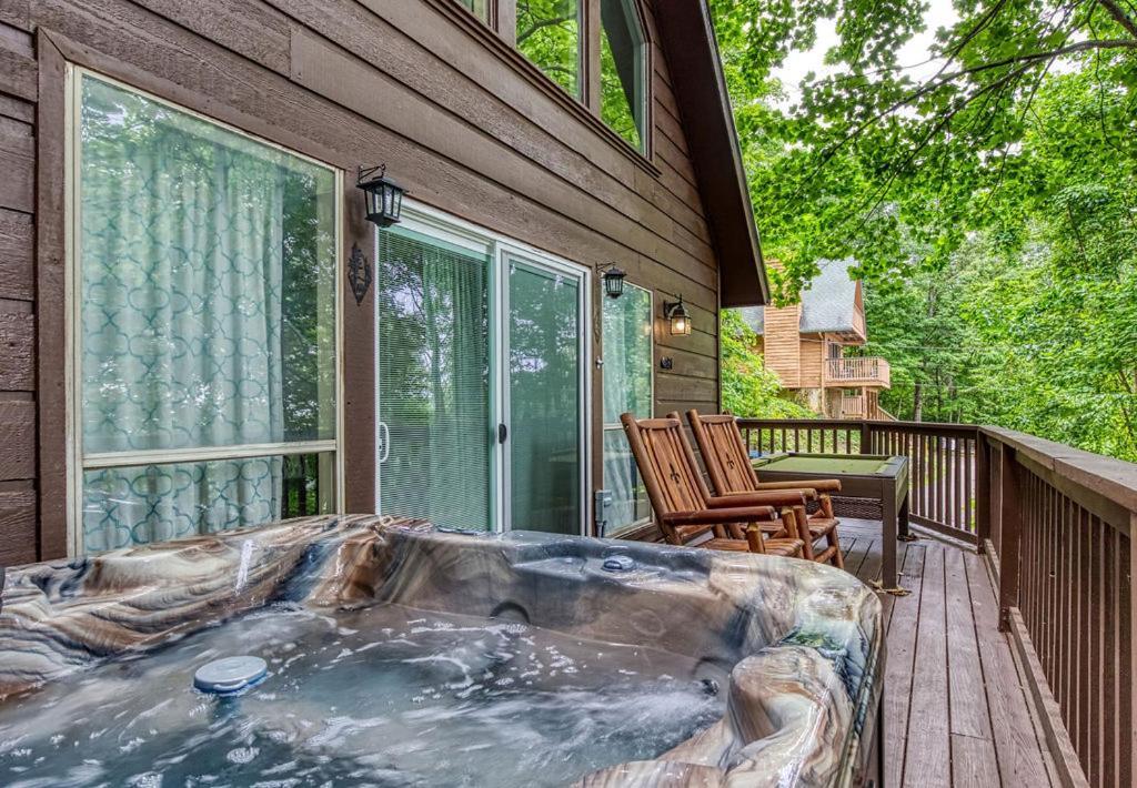 Moonshine Chalet, Hot Tub, Pool Access, Wifi, 1089 Free Tickets Each Paid Day, Dollywood And More Гатлінбург Екстер'єр фото