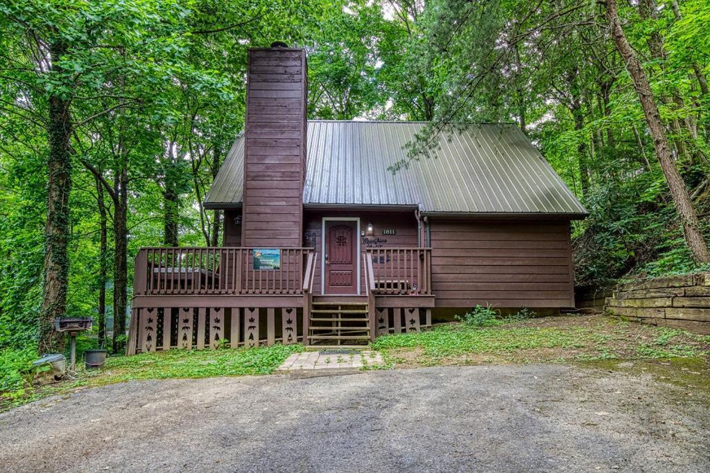 Moonshine Chalet, Hot Tub, Pool Access, Wifi, 1089 Free Tickets Each Paid Day, Dollywood And More Гатлінбург Екстер'єр фото