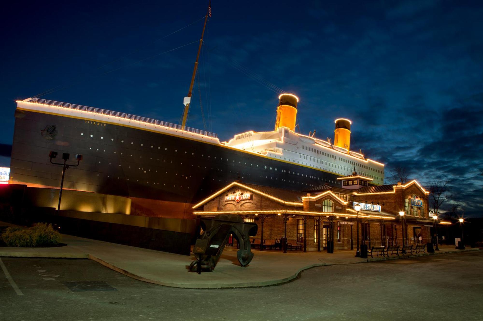 Moonshine Chalet, Hot Tub, Pool Access, Wifi, 1089 Free Tickets Each Paid Day, Dollywood And More Гатлінбург Екстер'єр фото