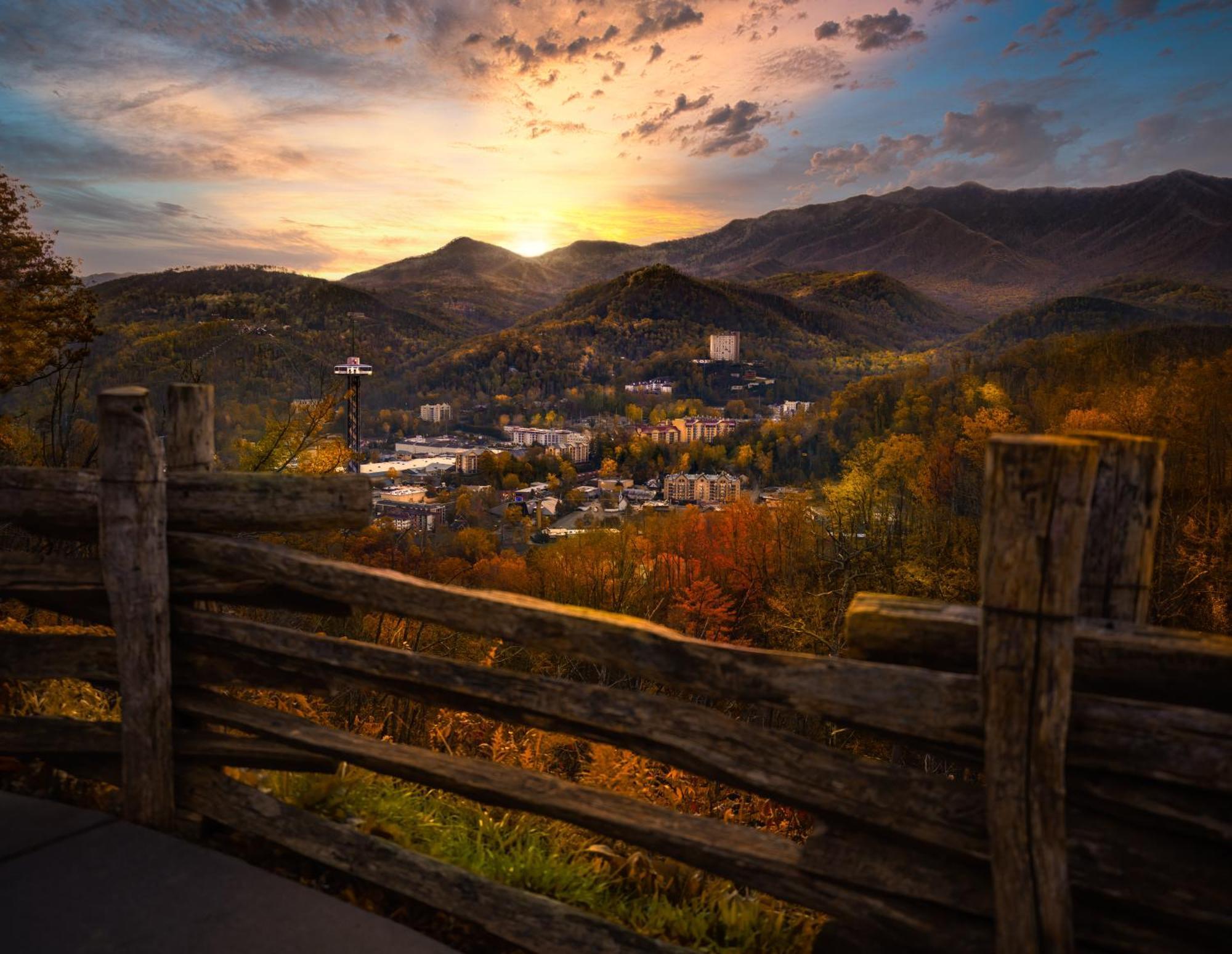 Moonshine Chalet, Hot Tub, Pool Access, Wifi, 1089 Free Tickets Each Paid Day, Dollywood And More Гатлінбург Екстер'єр фото
