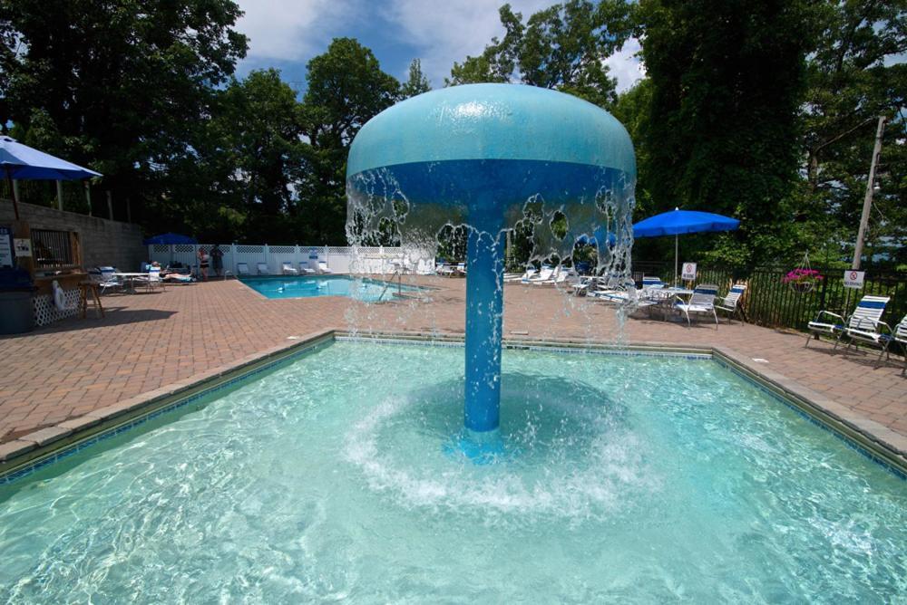 Moonshine Chalet, Hot Tub, Pool Access, Wifi, 1089 Free Tickets Each Paid Day, Dollywood And More Гатлінбург Екстер'єр фото